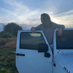 Meet your Posher, Arina